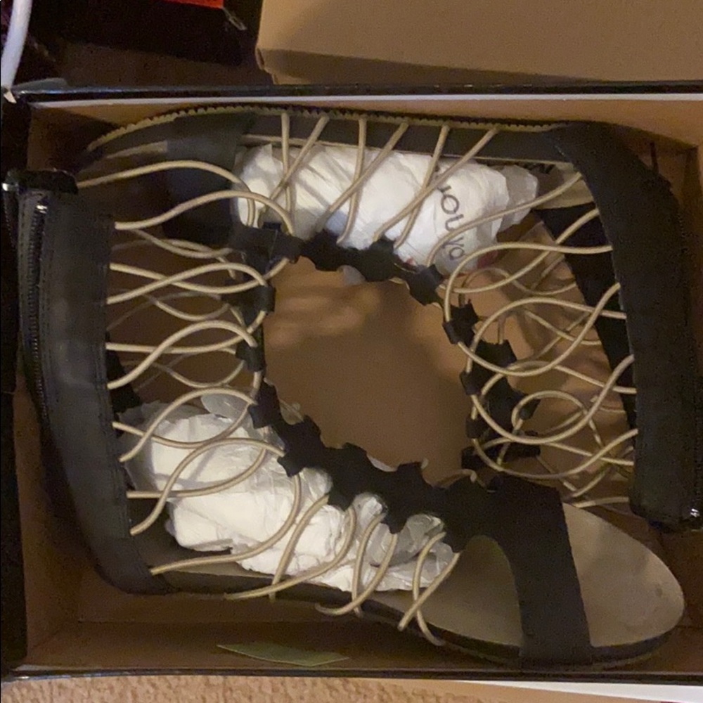 Shoe